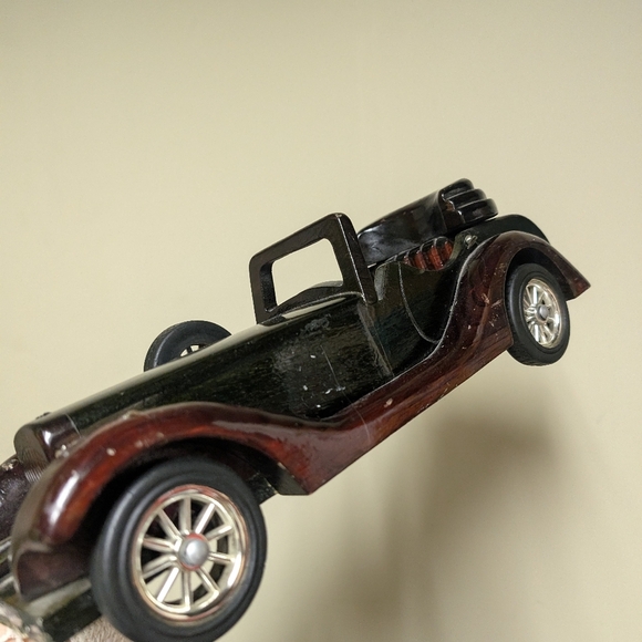 Classic Wooden Car - Picture 5 of 7